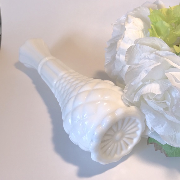 Accents Vintage Pineapple Bud Vase White Milk Glass Poshmark